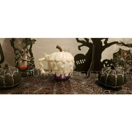 DISNEY MICKEY HALLOWEEN PARTY OOGIE BOOGIE BASH PURPLE POISON APPLE MUG CUP~NEW~
