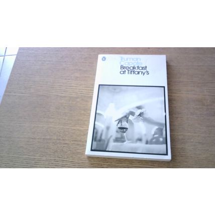 Breakfast at Tiffany's. Truman Capote (Paperback)