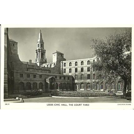 Yorkshire LEEDS Civic Hall Court Yard Postcard (Chadwick GBL.54)