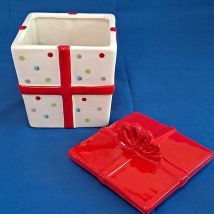 Christmas PRESENT Gift COOKIE JAR Canister Candy Bowl Polka Dot 6 3/4" Ceramic