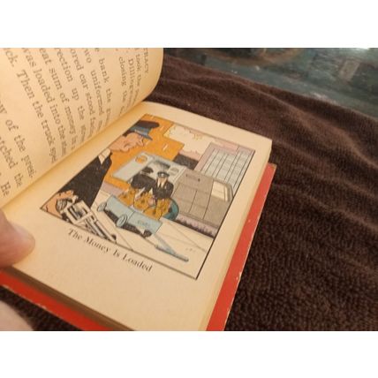 Big Little Book Dick Tracy Encounters Facey By Paul S. Newman 6.5 FN+ Shape 1967