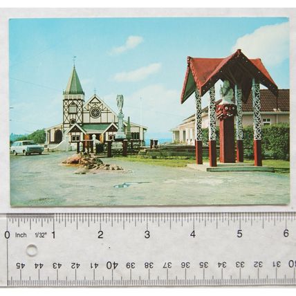 old postcard Ohinemutu, Rotorrua, New Zealand