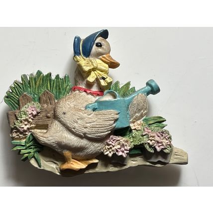 FRIDGE MAGNET - MOTHER GOOSE IN GARDEN (CUGGLY WUGGLIES)