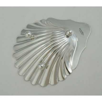 Butter Shell, Antique English Sterling Silver, Mappin & Webb, Sheffield 1903.