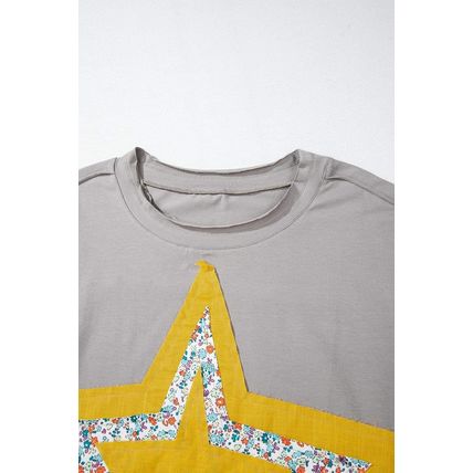 Medium Grey Floral Star Patched Pattern 3/4 Sleeve Plus Size Top