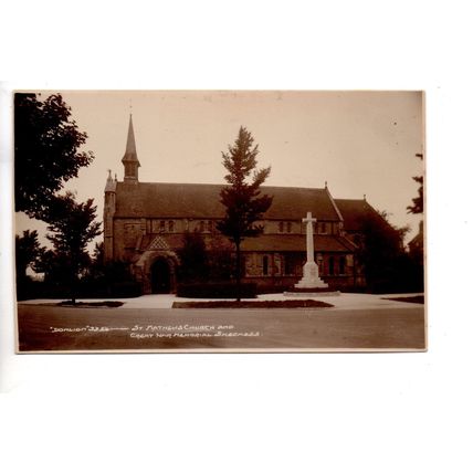R.P.POSTCARD OF ST.MATTHEWS CHURCH & WAR MEMORIAL SKEGNESS LINCOLNSHIRE (3591)