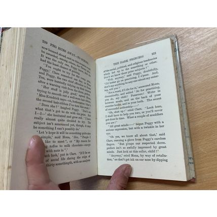 RARE* 1933 NANCY HAYES "PEG RUNS AWAY TO SCHOOL" FICTION HARDBACK BOOK (P4)