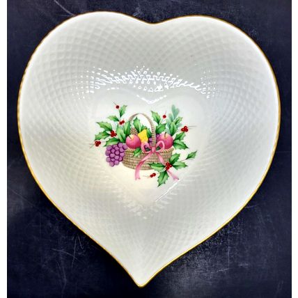 Heart Shaped Nut & Candy Dish Mikasa Ivory Bone China Christmas Spirit Japan