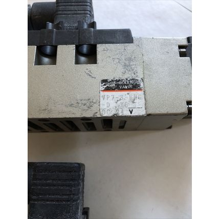 Lot 2 SMC VP7-8-FHG-D PNEUMATIC DOUBLE SOLENOID VALVE VP7-8-FHG-D 24V DC,DG