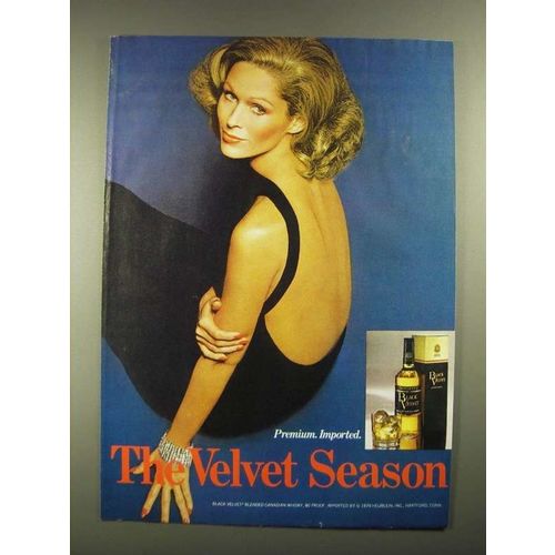 1980 Black Velvet Whisky Ad - The Velvet Season