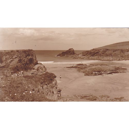 Trevome Bay nr Padstow Cornwall Postcard (CR75854)