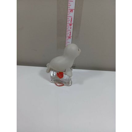 Precious Moments Figurine Fun Club Sealed With A Kiss 2002 Charter Member (A111