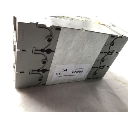 NEW MERLIN GERIN NSF150 N CIRCUIT BREAKER, 150 A, 3-POLE, WITH HANDLE,BS