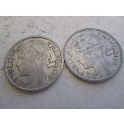 France - 2 differently dated 2 franc coins - dated 1947 and 1948B