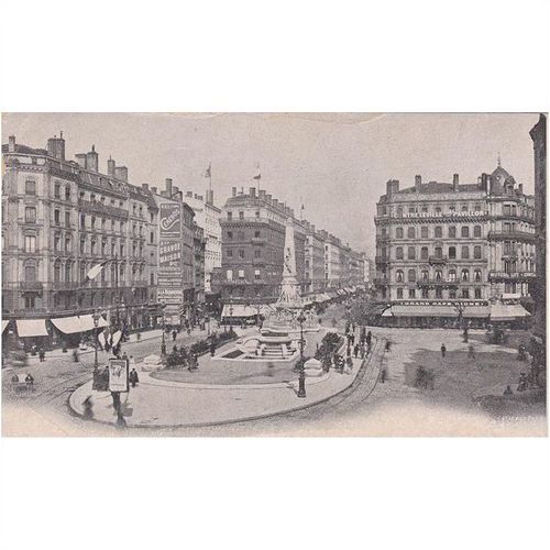 Place De La Republique Lyon France Postcard (F6755)