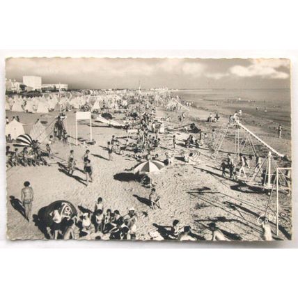 1959 Postcard Saint Jean de Monts - The Beach