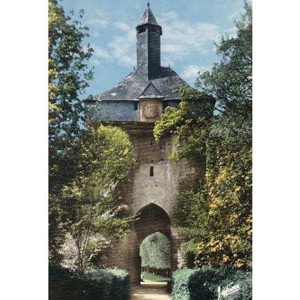 Chateau Renault La Porte France Postcard unused VGC