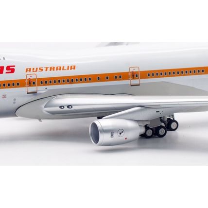B747-238BM QANTAS "KOALA EXPRESS" REG: VH-ECB - INFLIGHT 200 IF742QF0824P 1/200