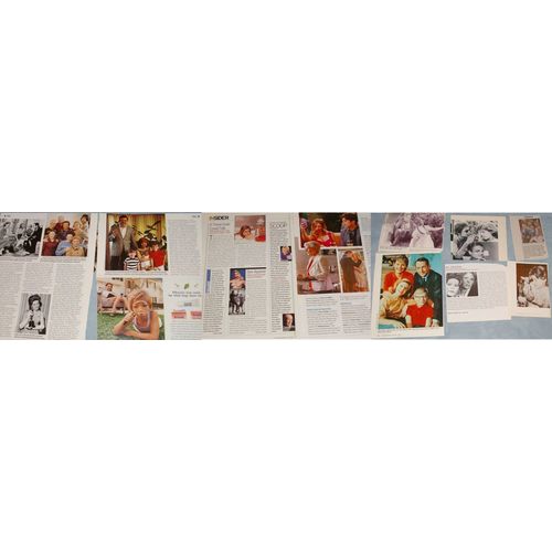PATTY DUKE 23x Clippings (1965+ 1990s-recent) + 2x Trading Cards