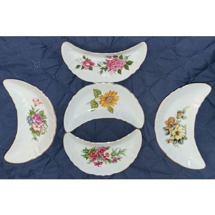 RARE VINTAGE ANTIQUE PORCELAIN CRESENT MOON W/GOLD TRIM SET OF 5 MADE IN JAPAN