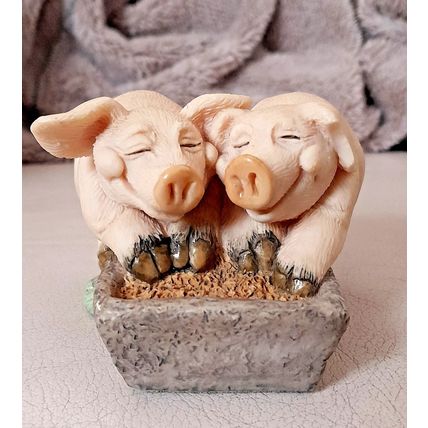 Piggin' Pigs by David Corbridge : Piggin' Pals *
