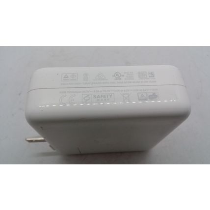 Genuine APPLE 67W USB-C Power Adapter Supply Charger MKU63AM/A A2518 - White