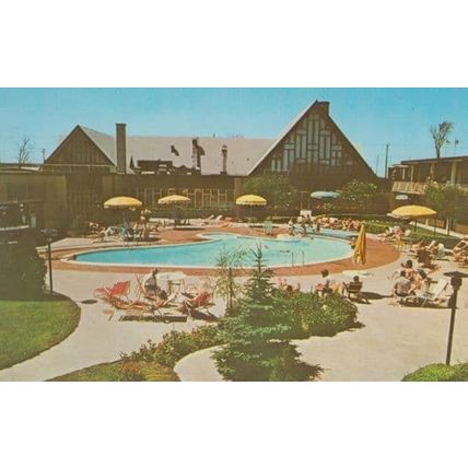 Holiday Inn Côte De Liesse Postcard