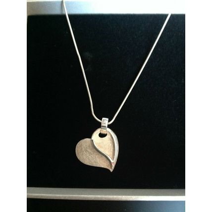 STERLING SILVER HEART NECKLACE by UNIQUE RET £68 BNWT