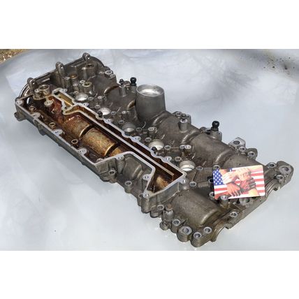 Land Rover LR2 Camshaft B6324S Engine 3.2L Volvo Valve Cover Plate Head