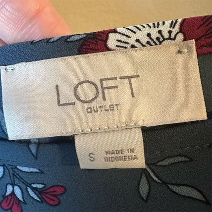 LOFT Outlet Women's Grey Floral Ringer Blouse S Long Sleeve Ruffle Detail