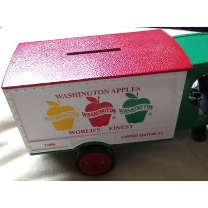 1925 Kenworth Truck Coin Bank with Key, Die Cast Metal, Comes in Orignal Box