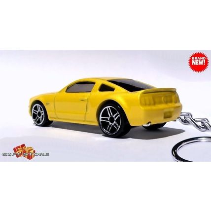 RARE KEYCHAIN YELLOW BLACK FORD MUSTANG GT CUSTOM Ltd GREAT GIFT NOVELTY
