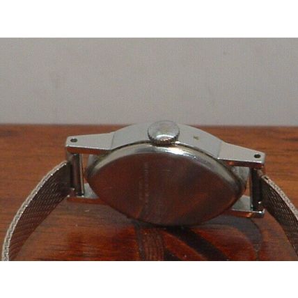 Pre-Owned Vintage Women’s Timex Hand Wind Dress Watch