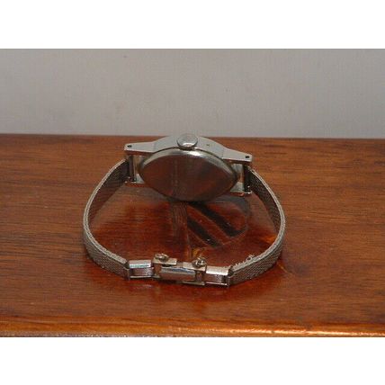 Pre-Owned Vintage Women’s Timex Hand Wind Dress Watch
