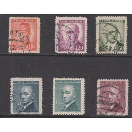 CZECHOSLOVAKIA Selection of 35 Stamps Good Mint/Used (p412)