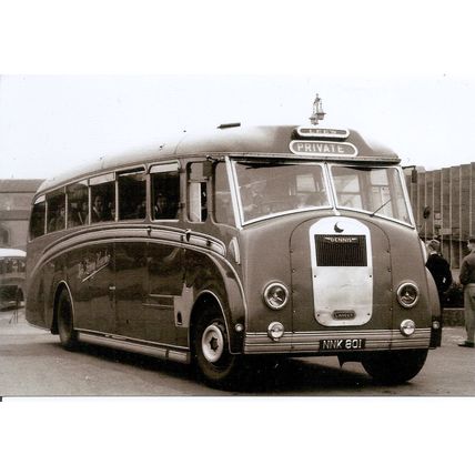 Black & White Photograph of Lee’s Luxury Coaches Ltd. of Barnet - NNK 801