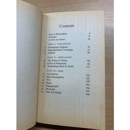 1979 ROBERT LACEY "MAJESTY" QUEEN ELIZABETH II BIOGRAPHY PAPERBACK BOOK (P3)