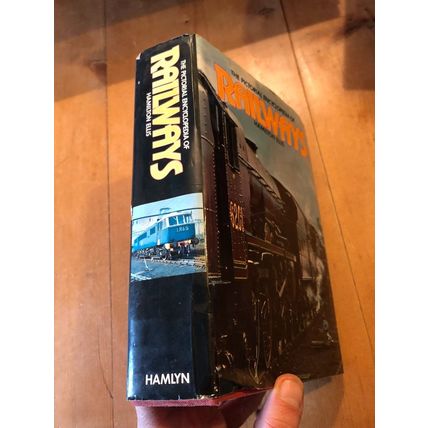 1978 HEAVY "PICTORIAL ENCYCLOPEDIA OF RAILWAYS" ILLUSTRATED HARDBACK BOOK (XX)