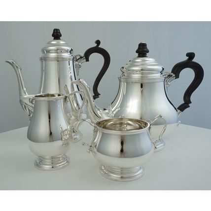 High Quality Queen Anne Style Tea & Coffee Set, Sheffield 1965, total 1978g.