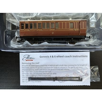Hattons H4-4BT-1601B Genesis 4 Wheel Brake 3rd LBSCR Umber - BNIB