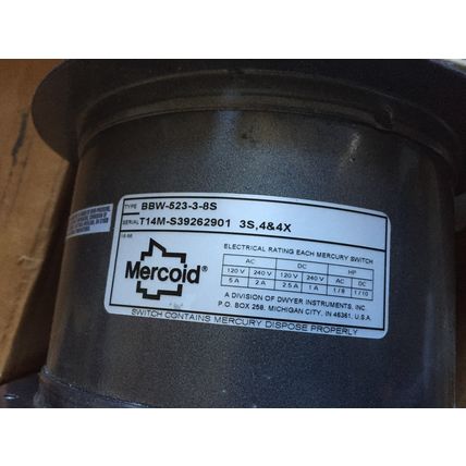 NEW DWYER BBW-523-3-8S PRESSURE SWITCH DIFFERENTIAL DUAL TUBES,BB