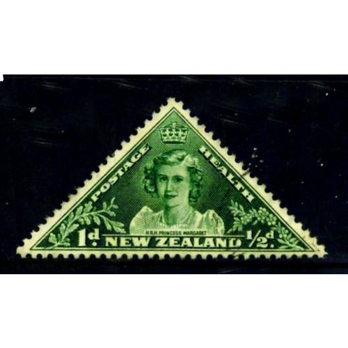 NEW ZEALAND 1943 SG 636 1d + 1/2d GREEN PRINCESS MARGARET FINE USED#2