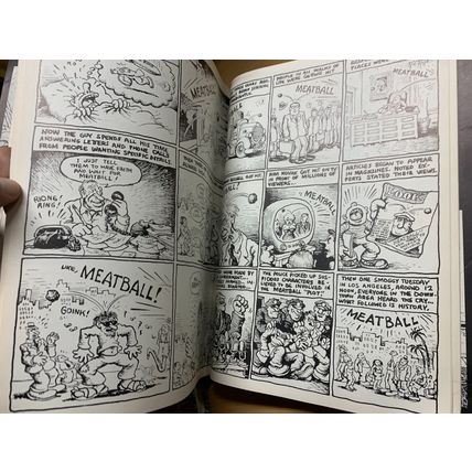 1978 1ST EDITION "MASTERS OF COMIC BOOK ART" HUGE PAPERBACK BOOK (P3)