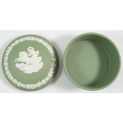 Wedgwood Jasperware Sage Green Round Trinket Box, Horses & Chariot Scene