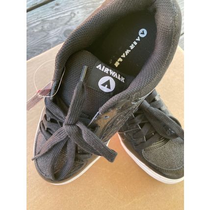 AIRWALK MUSE Women's Size 10, 90's style sneaker, skate shoe, new w/ box & tags