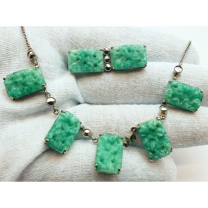 Vintage 1930s Art Deco Czech Green Peking Glass Necklace & Brooch Jewellery Set