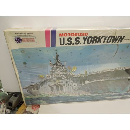 Sealed USS Yorktown 1:525 scale US Navy WWII Aircraft Carrier – Lindberg