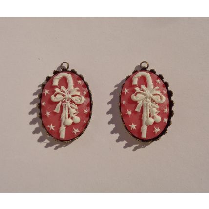 Vintage Candy Cane Cameo Pendant 30mm x 20mm Resin Brass Back Crafting