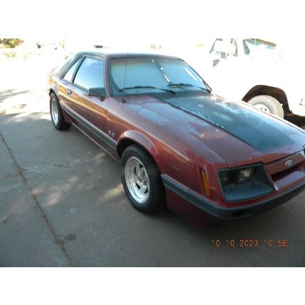 1985 Ford Mustang GT_2