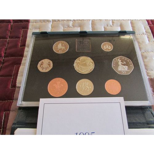 1995 QUEEN ELIZABETH II ROYAL MINT PROOF SET BLUE CASE.